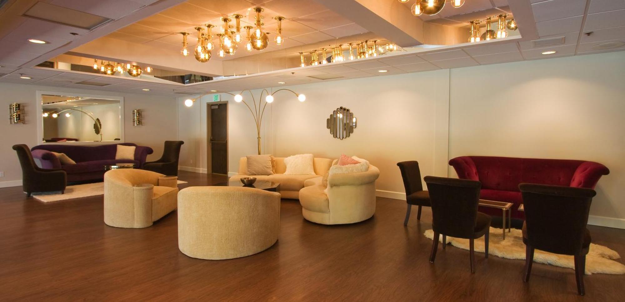 Ashland Hills Hotel & Suites Exteriör bild