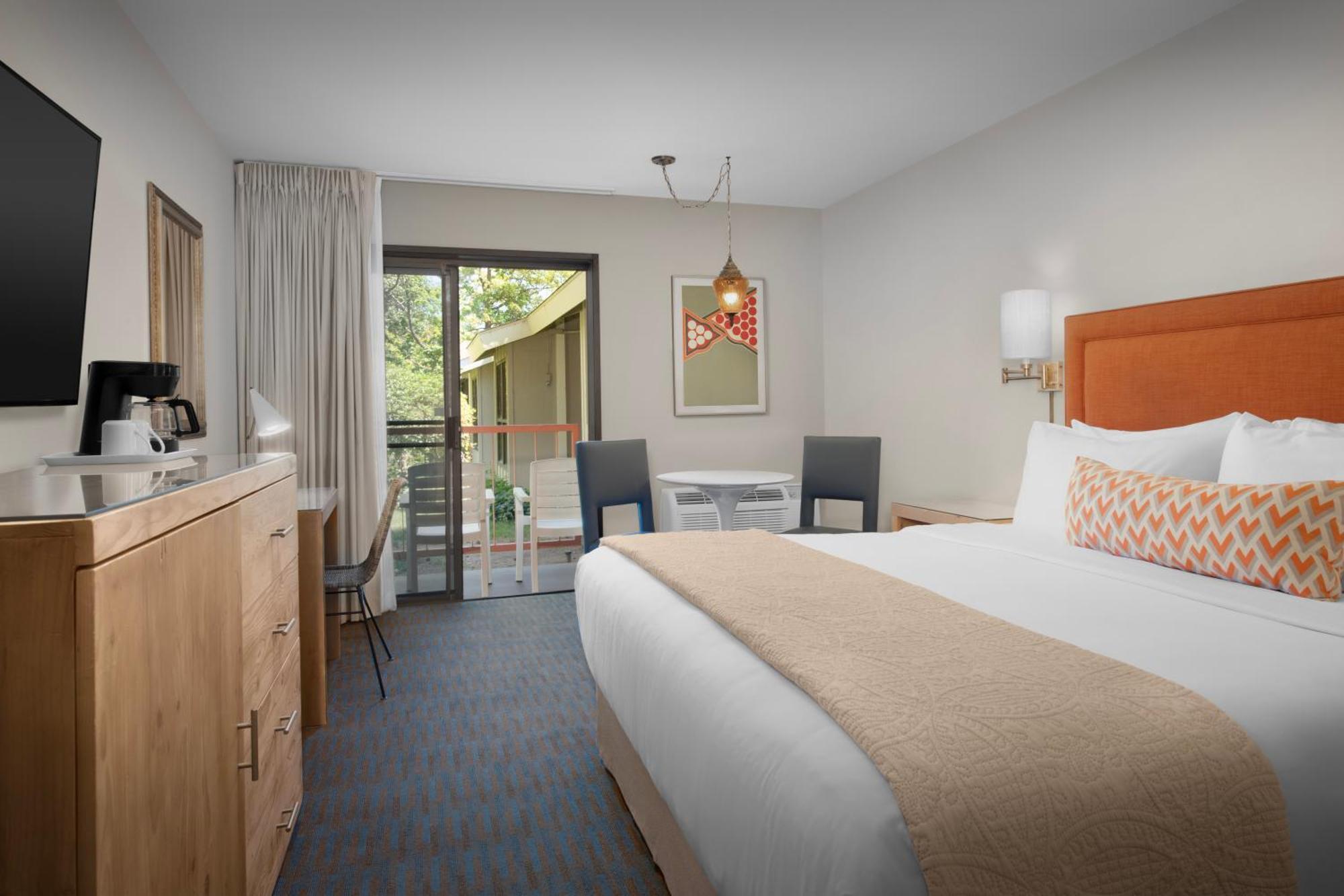 Ashland Hills Hotel & Suites Exteriör bild