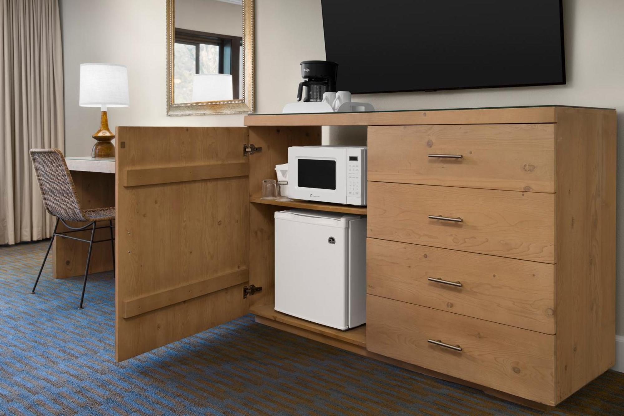 Ashland Hills Hotel & Suites Exteriör bild
