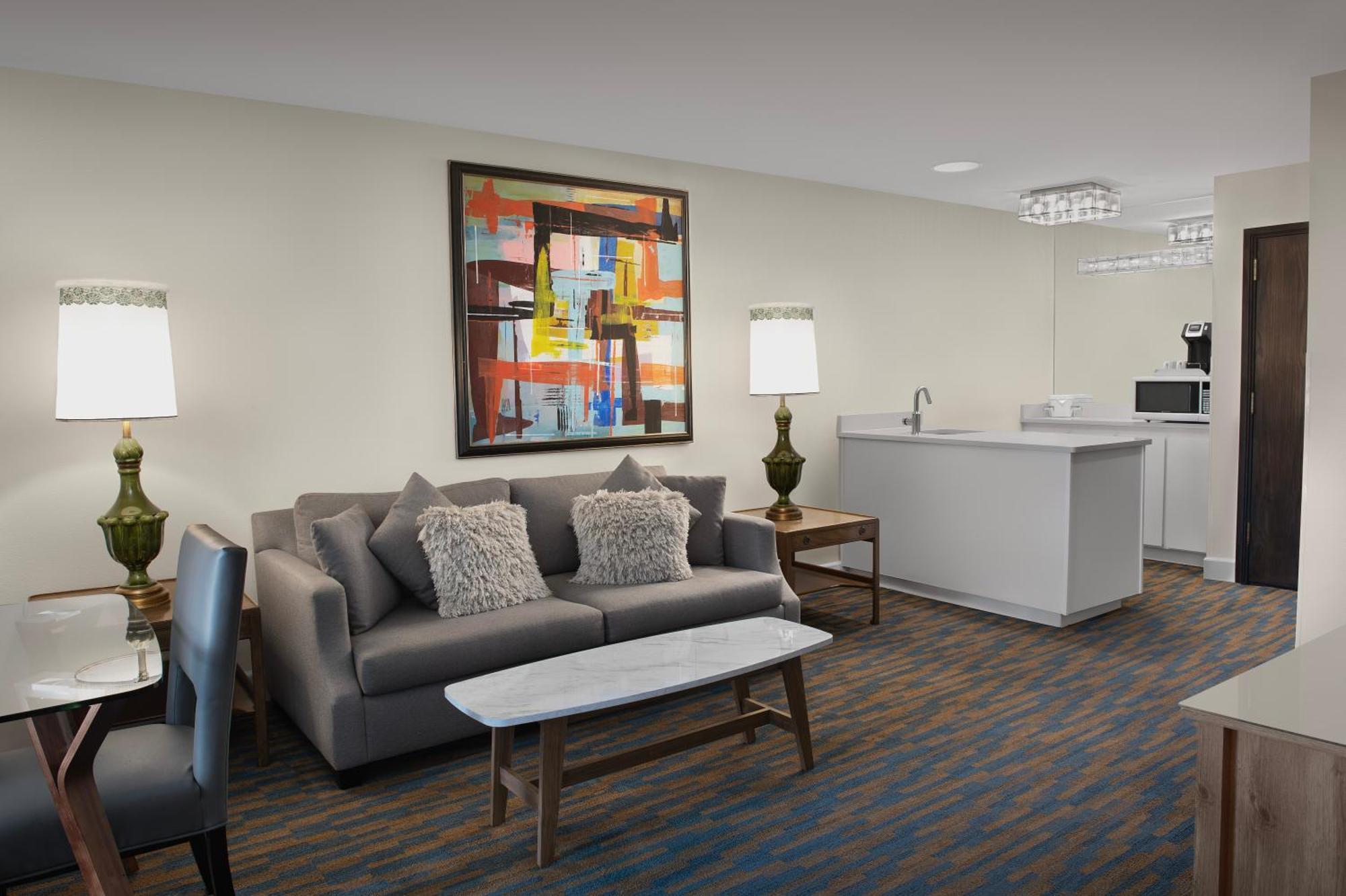 Ashland Hills Hotel & Suites Exteriör bild